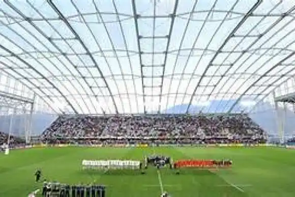 “El Invernadero”: el peculiar “estadio de cristal” en el que jugará hoy Argentina