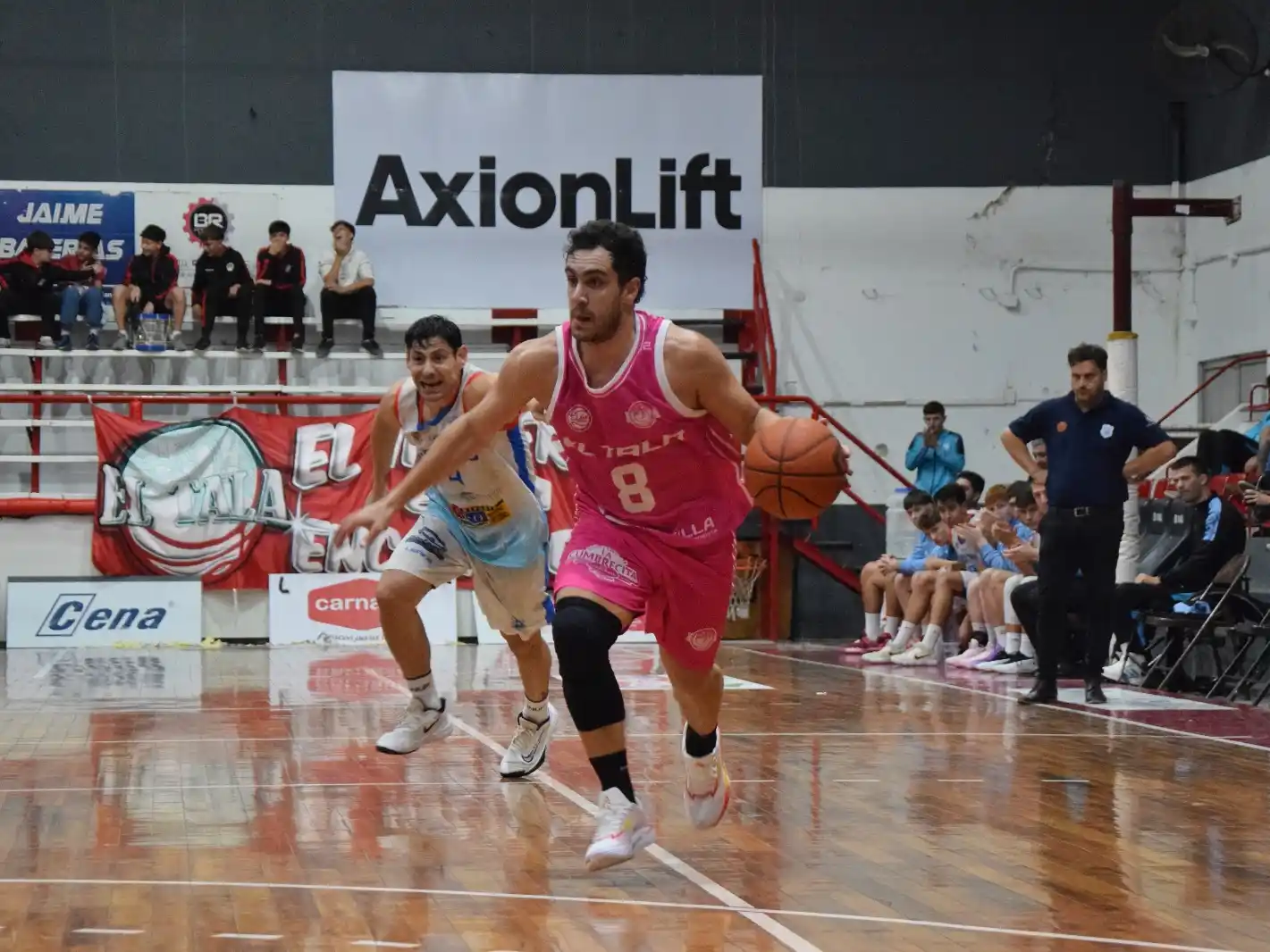 El Tala ganó en casa