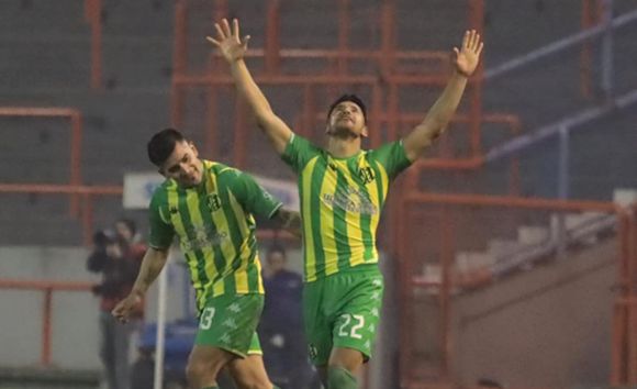 Aldosivi volvió al triunfo en el debut de Somoza