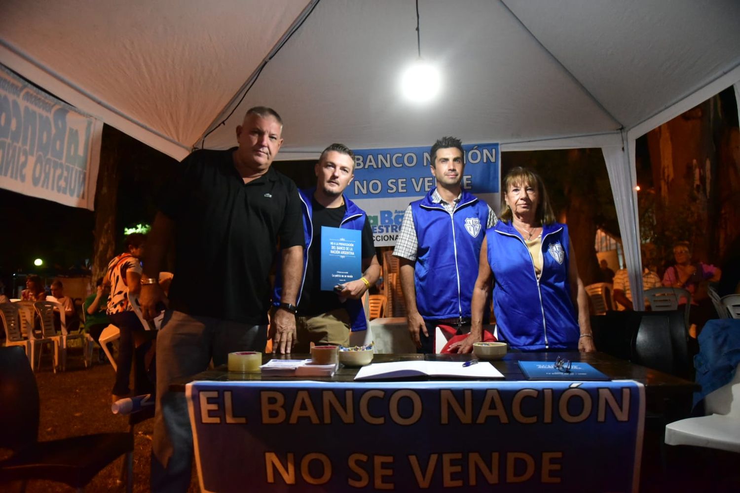 Los bancarios tienen su stand para la visibilización de la lucha en defensa del Banco Nación