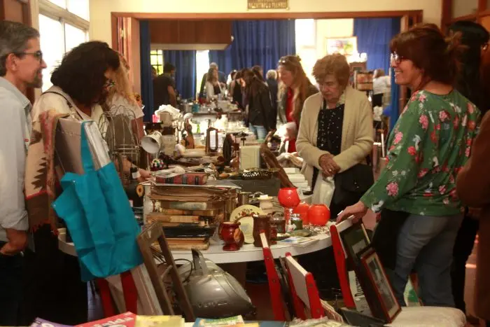 Feria de Cachivaches en el Centro Cultural de Necochea