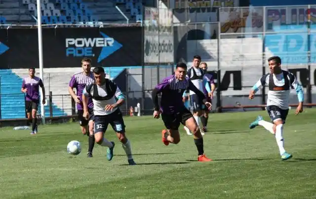 Cocca volvió a probar con línea de cinco y perdió contra Villa Dálmine