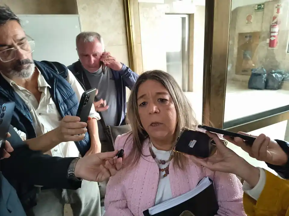 Adriana Nechevenko, la escribana que validó las escrituras de la casa de Adorni.