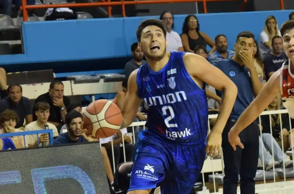 Agustín Villalón en el partido ante Ciclista (Foto: Prensa Unión)