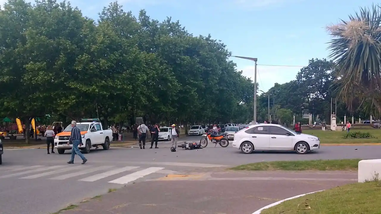 En avenida 58 y calle 61. Otro motociclista resultó con diversos politraumatismos