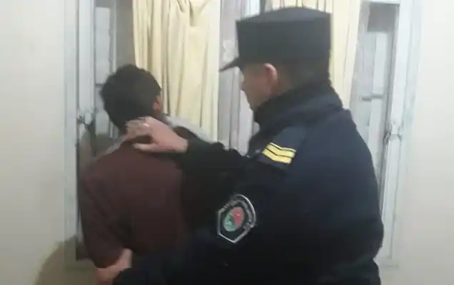Dos personas fueron detenidas durante la madrugada por robos