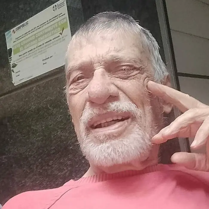 Ayuda al periodista Rodolfo Schmidt