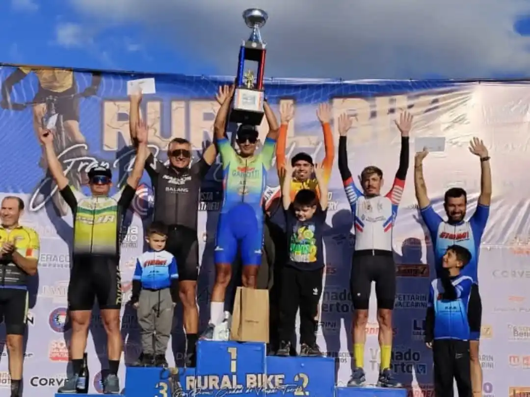 Podio de la Categoría PRO que quedó para el juninense Juan Melivilo.