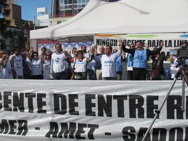 Docentes: avanzó la paritaria de infraestructura pero no de salarios