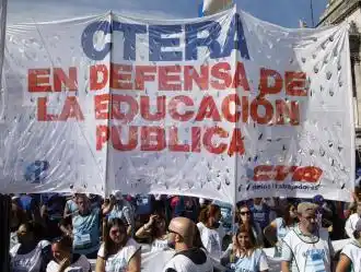 Ctera convocó a una movilización y a un paro nacional en defensa de los docentes, la educación pública y los jubilados