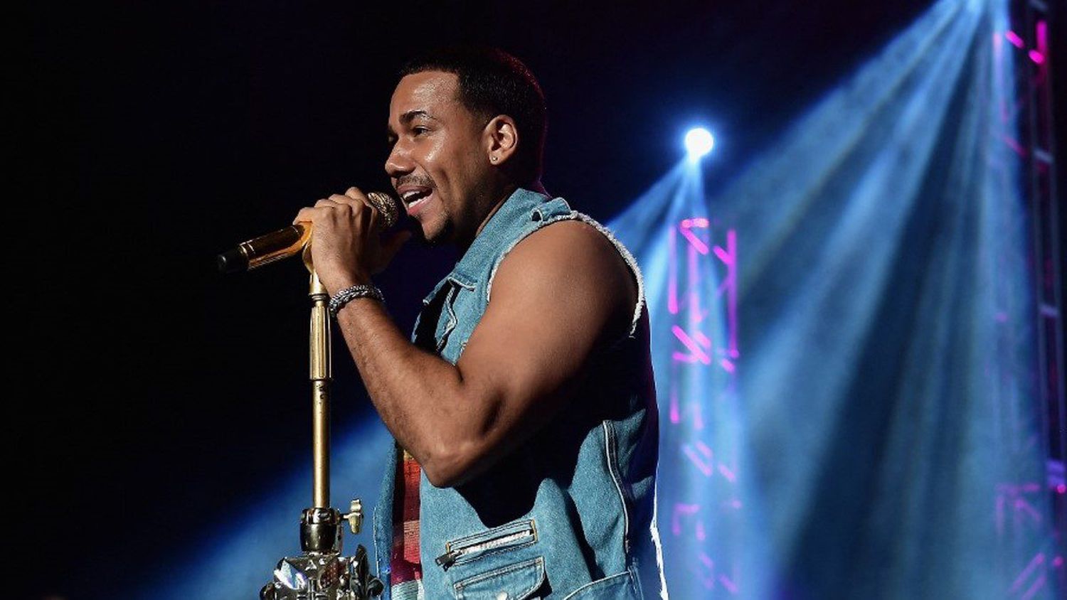 Romeo responsabiliza a la productora del DESASTRE que fue su show en Caracas (video)