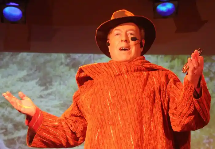 Los trasfondos del teatro y pinceladas de la vida