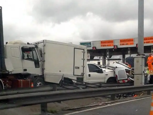 Dos muertos y nueve heridos en un múltiple accidente en Buenos Aires  