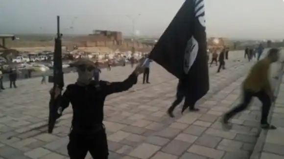 Estado Islámico ejecutó al menos a 54 SOLDADOS SIRIOS mientras huían de los rebeldes