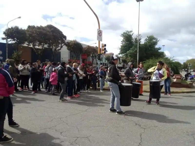 Por una protesta se cortó el tránsito durante casi una hora en pleno centro
