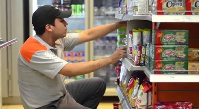 Aumentan salarios a empleados de comercio: cuánto ganan en agosto 2025