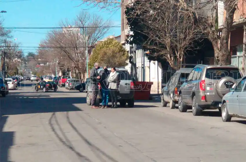 Cruzó por la mitad de la calle y lo atropellaron
