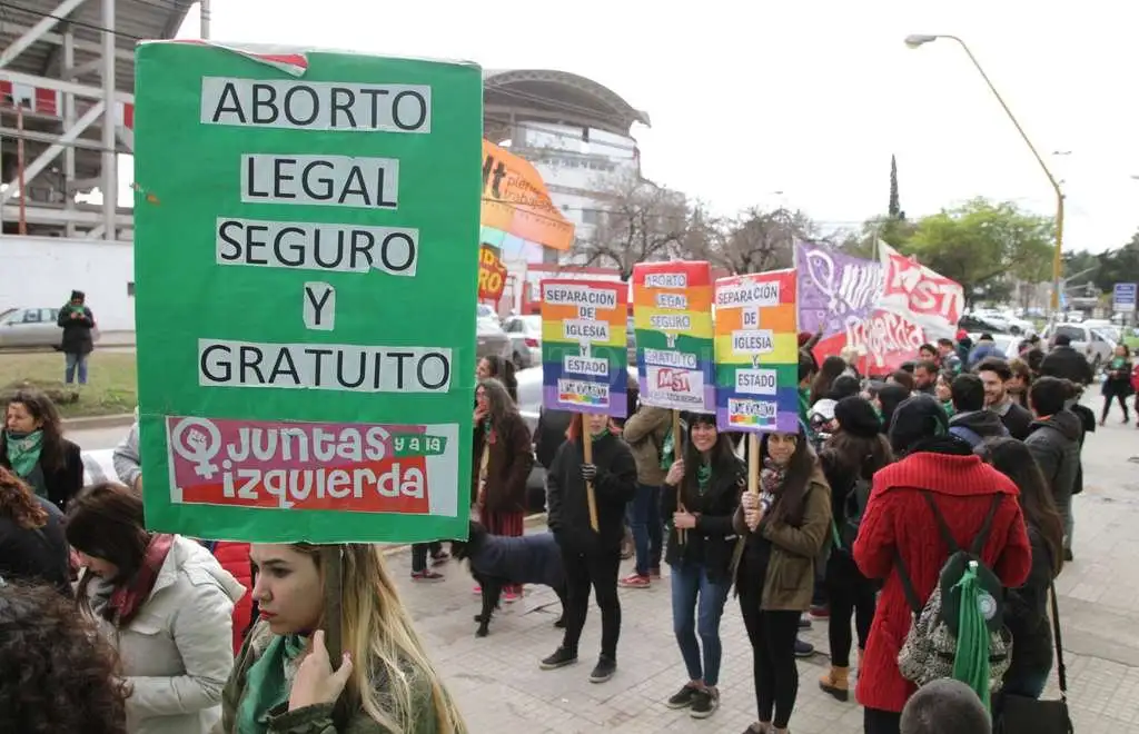 Pañuelazo verde frente al Iturraspe
