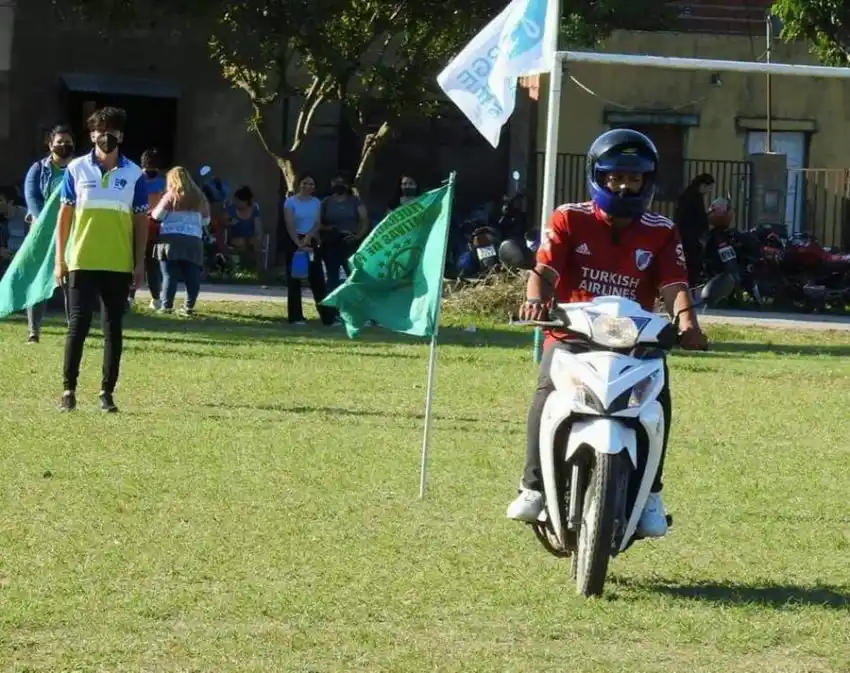 Siguen los cursos de la escuela de conductores en distintos barrios