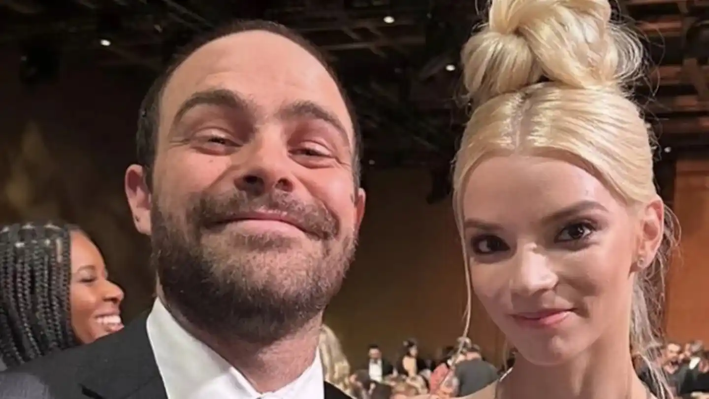 Así fue el encuentro entre Peter Lanzani y Anya Taylor-Joy en los Critics Choice Awards