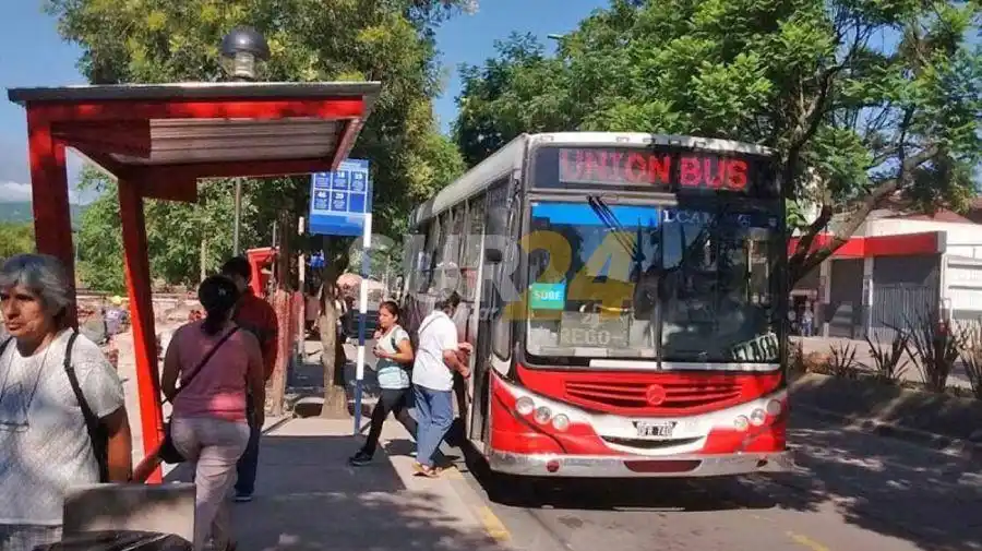 Polémica: Jujuy exigirá carnet de vacunación para usar el transporte público
