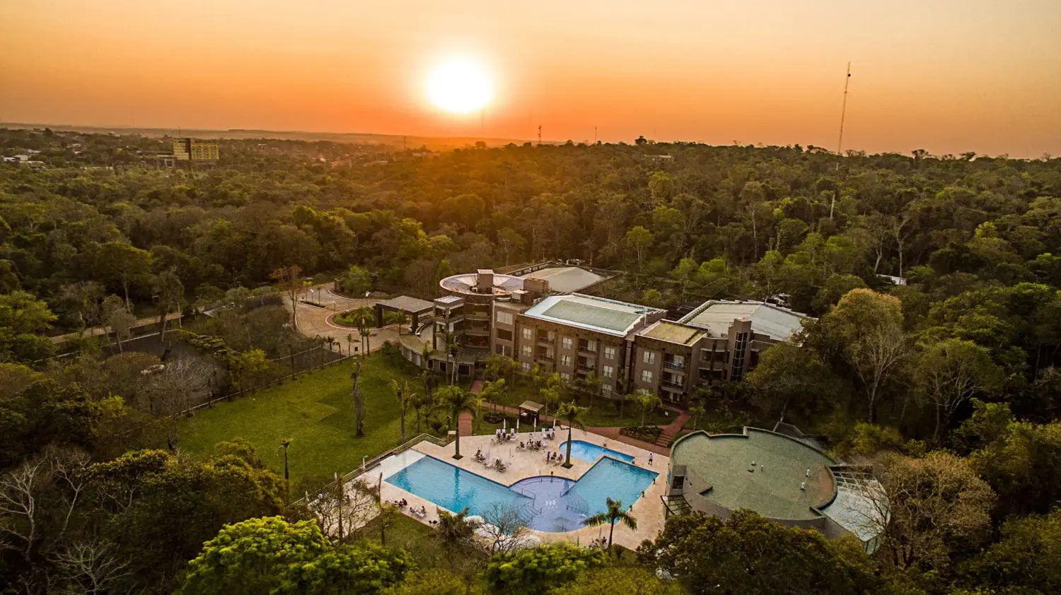 El Falls Iguazú Hotel & Spa es un 5 estrellas inmerso en la selva de Iguazú.
