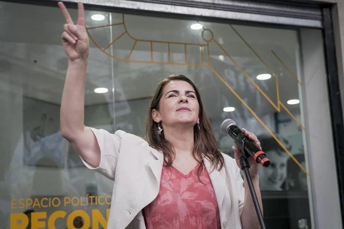 "Pongámonos los pantalones largos”, expresó Fernández en la presentación.
