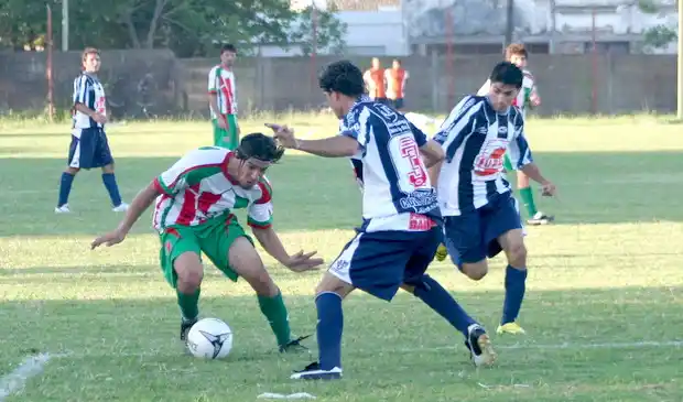 Fútbol local: Isleños Independiente goleó a San Antonio en amistoso
