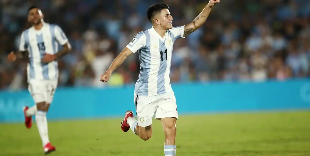 Almada y un terrible golazo para darle la victoria a Argentina en Uruguay.