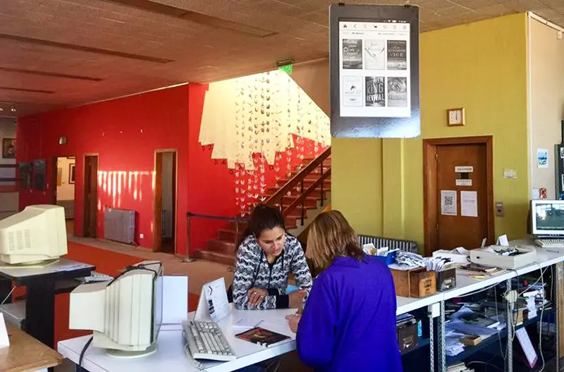 Los libros electrónicos también se prestan en la biblioteca