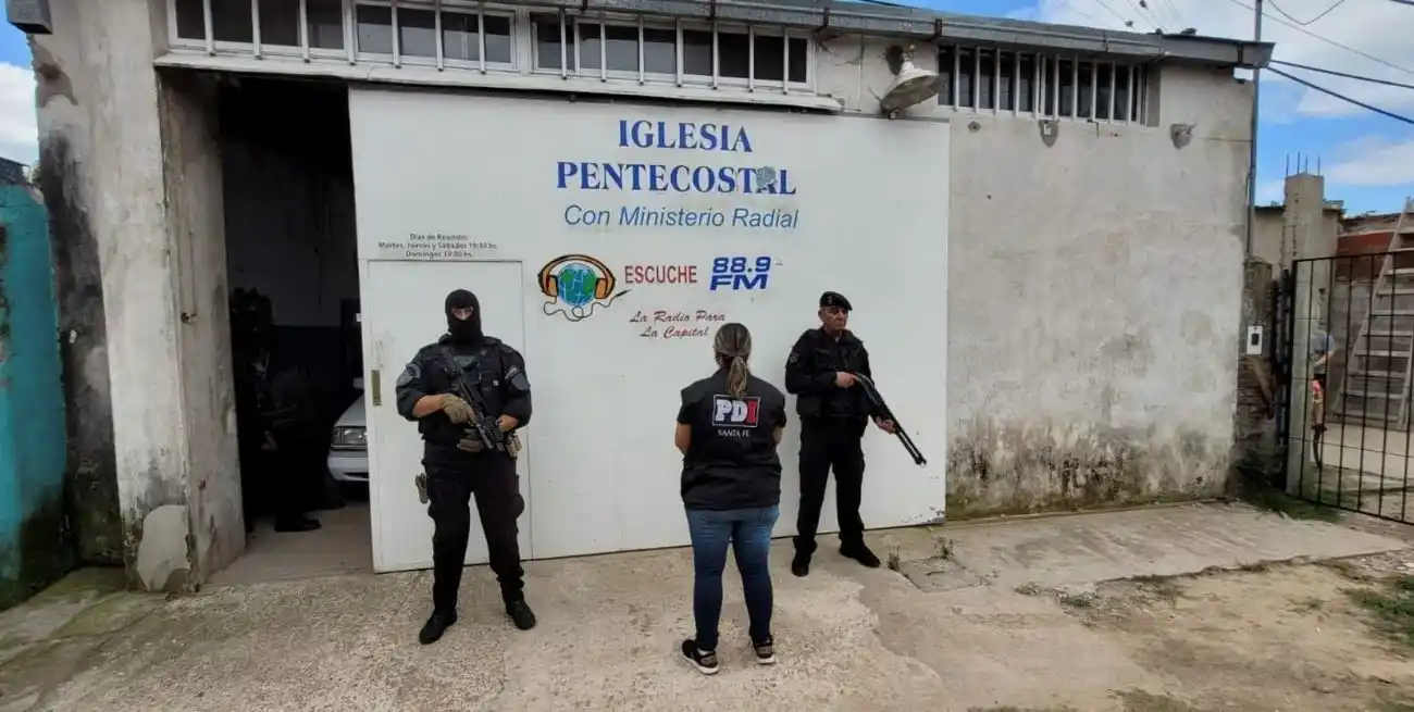 Santa Fe: allanaron la casa de un pastor evangélico y su iglesia