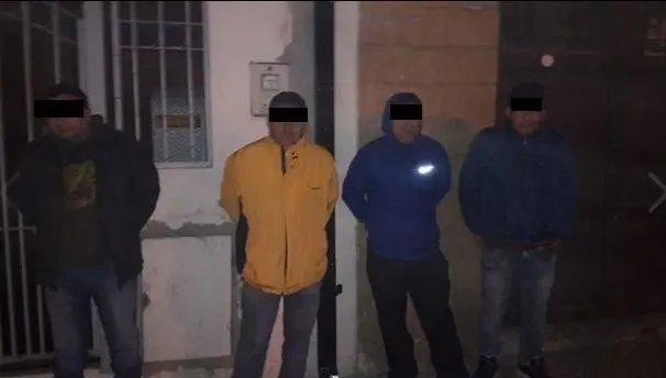 Lanús: En control preventivo, detuvieron a cuatro personas y secuestran 31 celulares robados