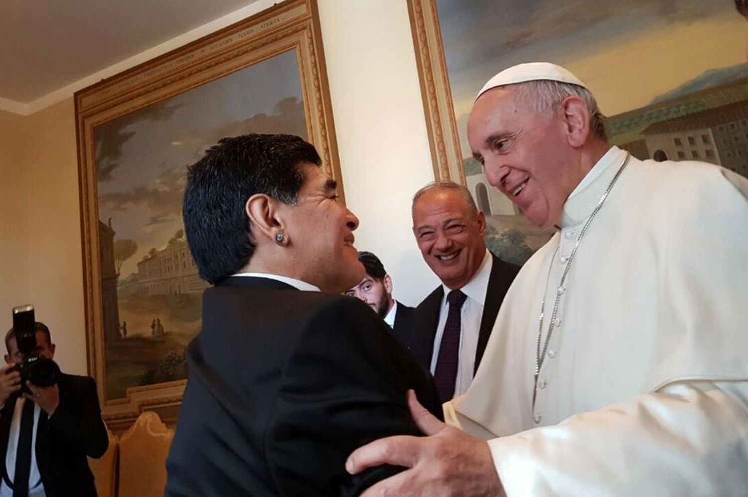 Maradona será homenajeado por Scholas Occurrentes en un partido por la paz