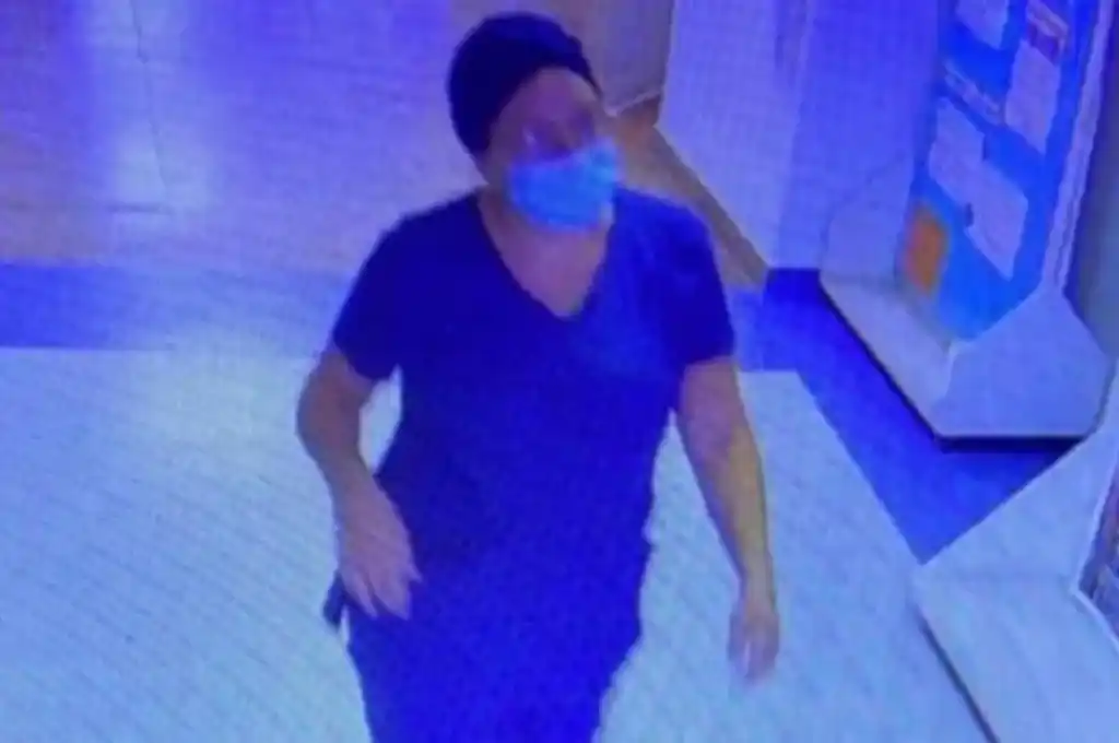 Aberrante: fue a un hospital disfrazada de enfermera y robó a una beba