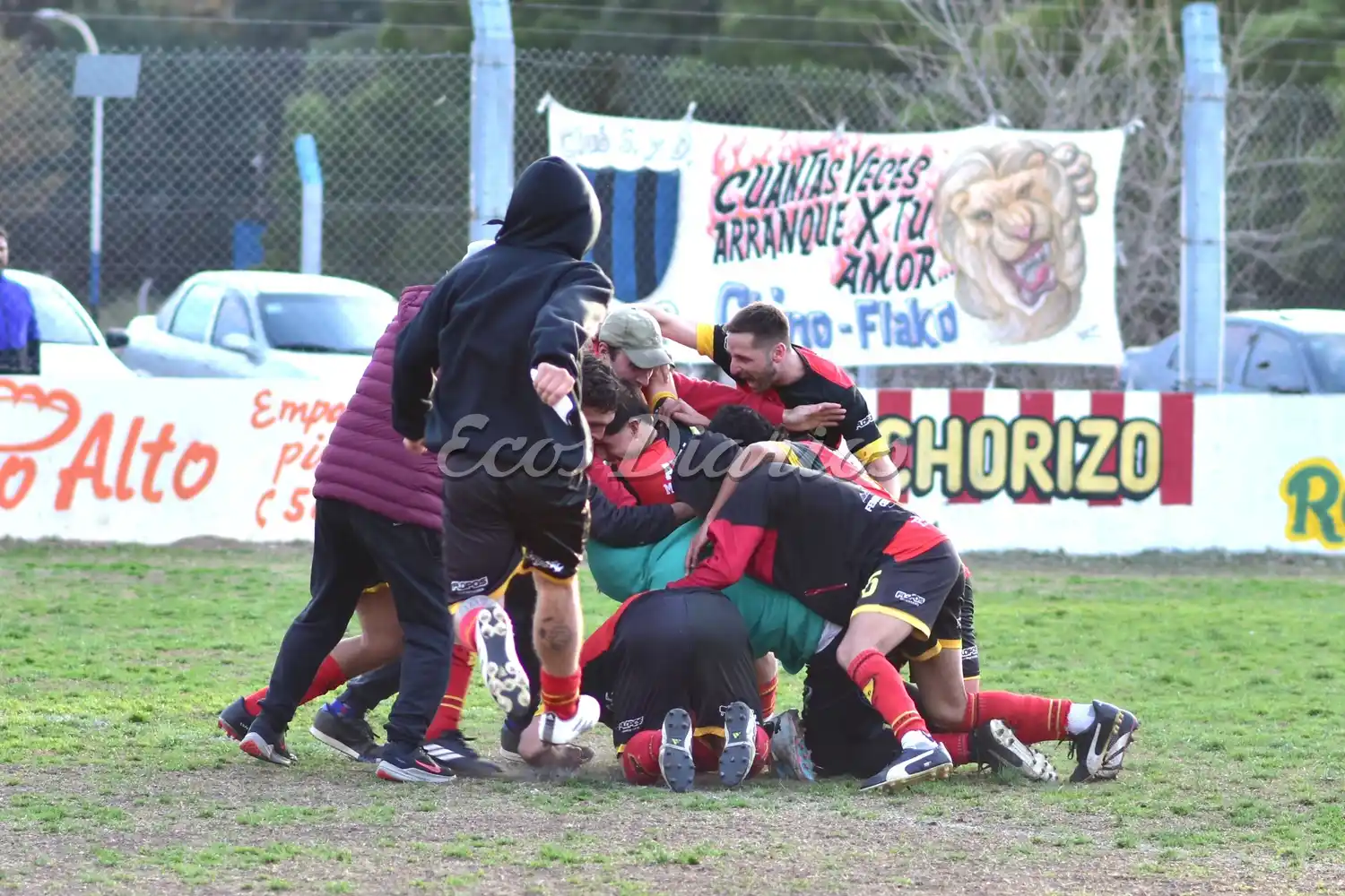 Nicanor Olivera, que metió una gran victoria 2-1 frente a Villa del Parque