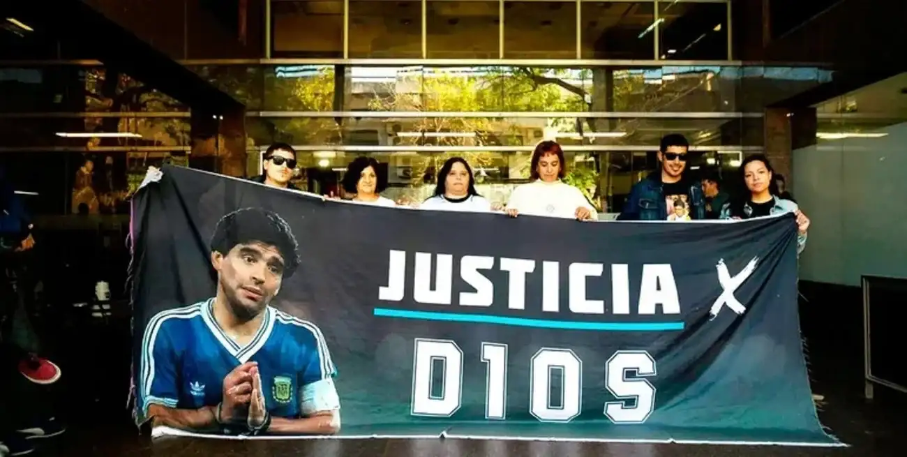 La audiencia forma parte del debate por el fallecimiento del exfutbolista.
