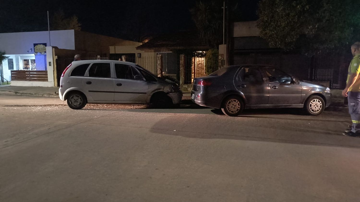 Dos personas fueron trasladas al Hospital tras un choque en Saavedra