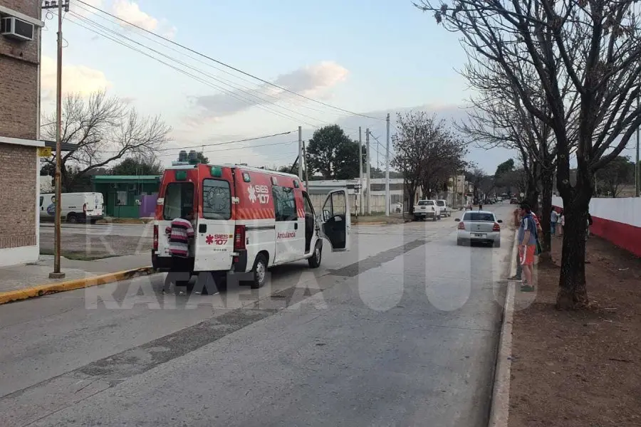 Una figura que se repite seguido: chocó a una motociclista y se fugó del lugar