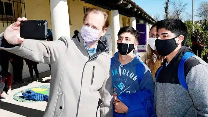 Bordet anunció un aumento del 35% en las becas provinciales de nivel superior
