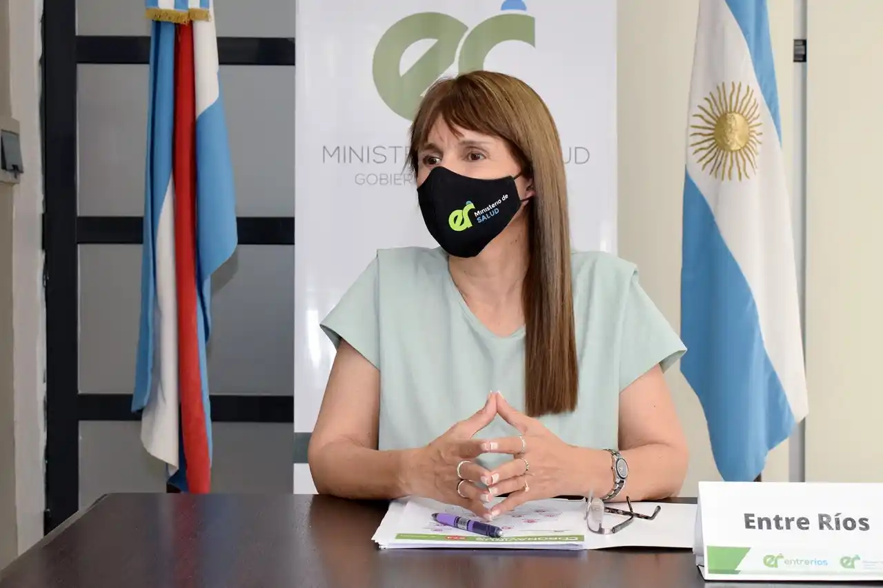 La ministra Velázquez destacó el avance de la vacunación y la disminución de casos