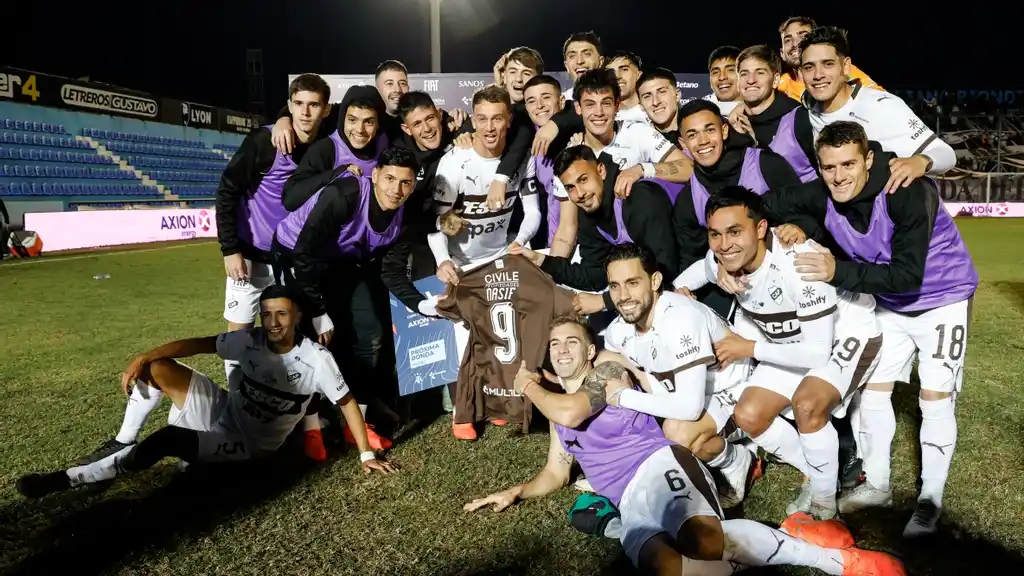 El Calamar se metió en los octavos de la Copa Argentina. Foto: Copa Arg.
