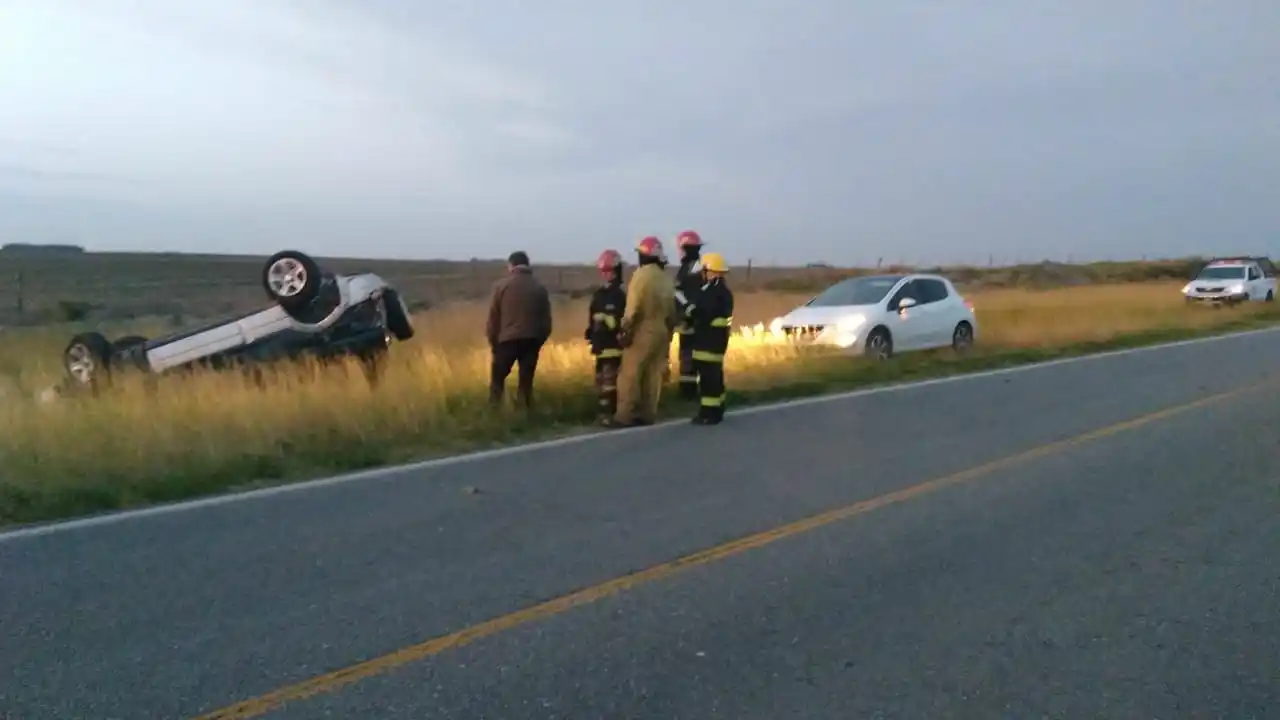 Despiste y vuelco en ruta 86