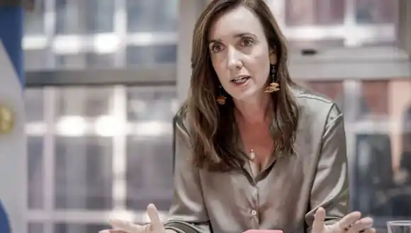 “Aplaudidores del nefasto Menem”: recuerdan un hilo de tuit que marca distancias entre Villarruel y Milei