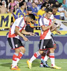 River brindó con vino mendocino