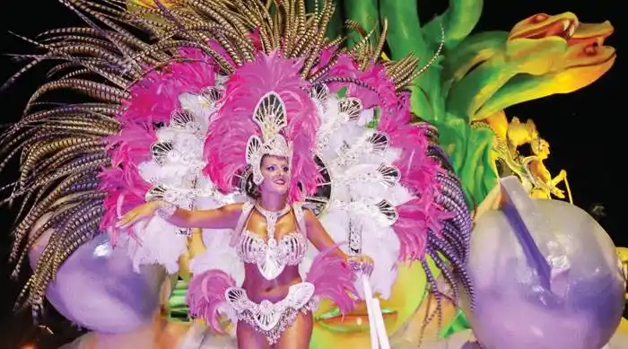 La segunda noche de Carnaval presagia una masiva concurrencia