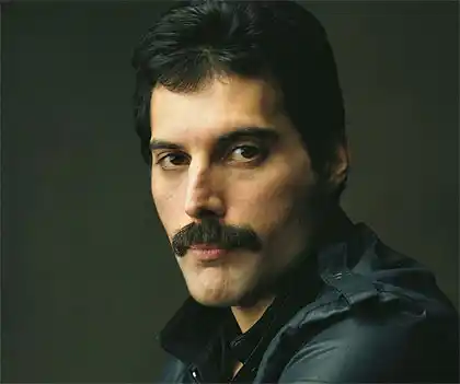 Se realiza la mayor subasta de objetos pertenecientes a Freddie Mercury