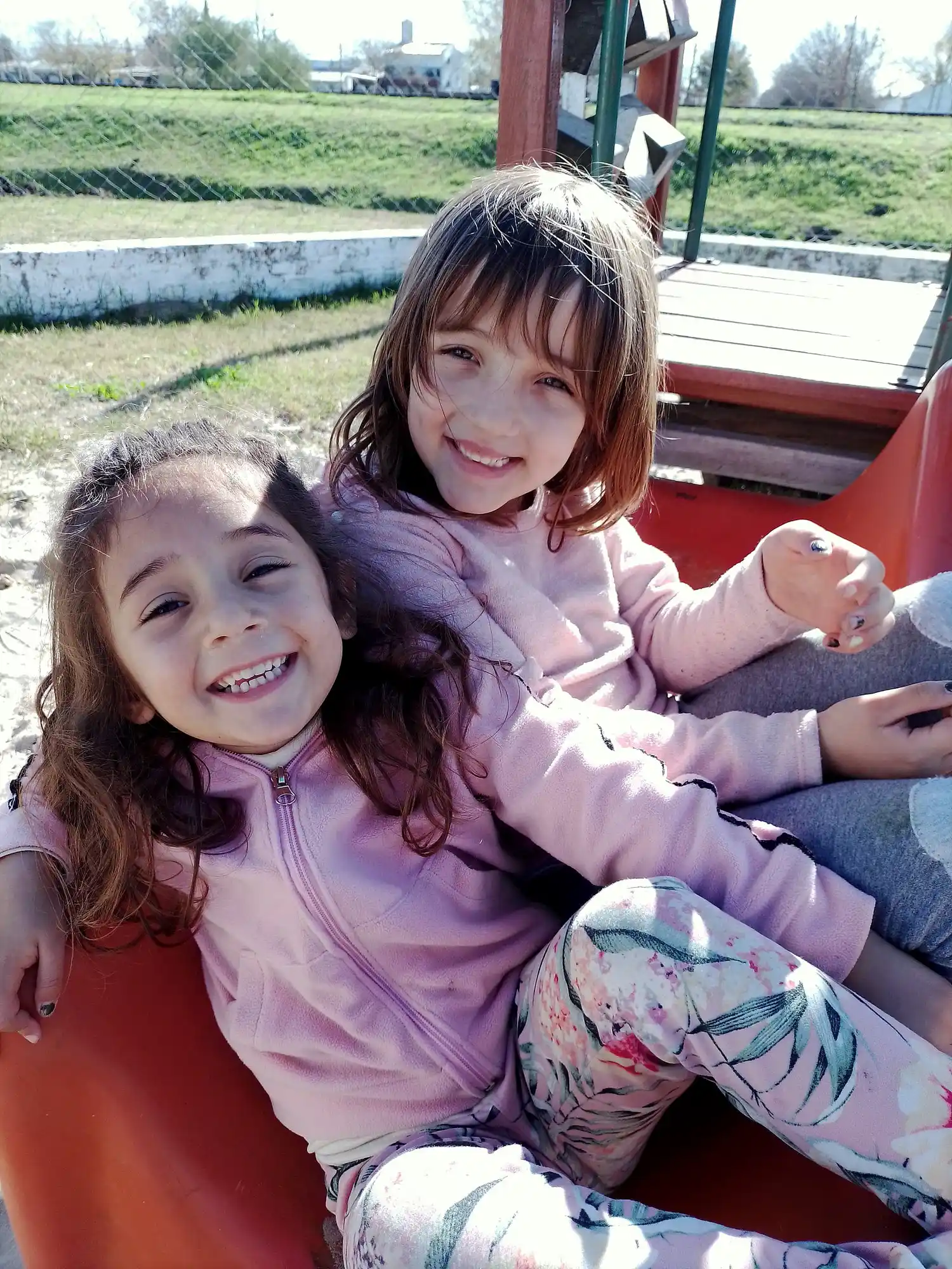 Cuando un niño conoce a alguien espera encontrar otro niño.