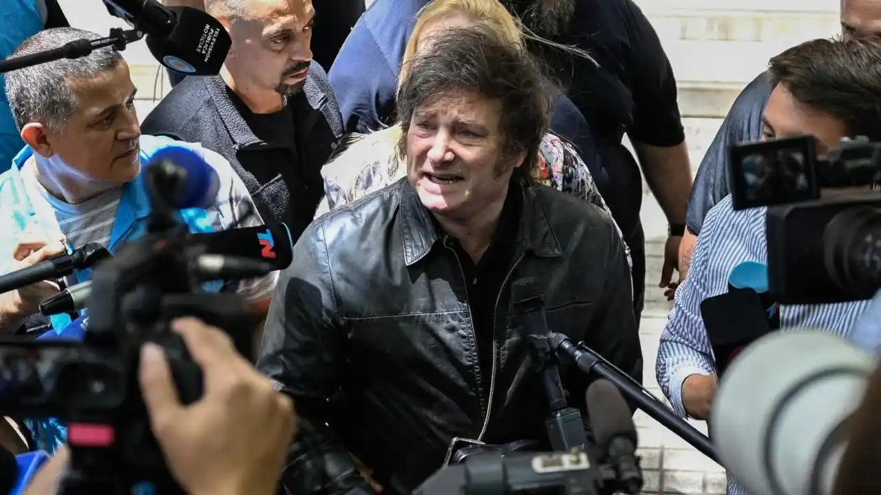 Javier Milei arremetió contra trabajadores de prensa con términos degradantes