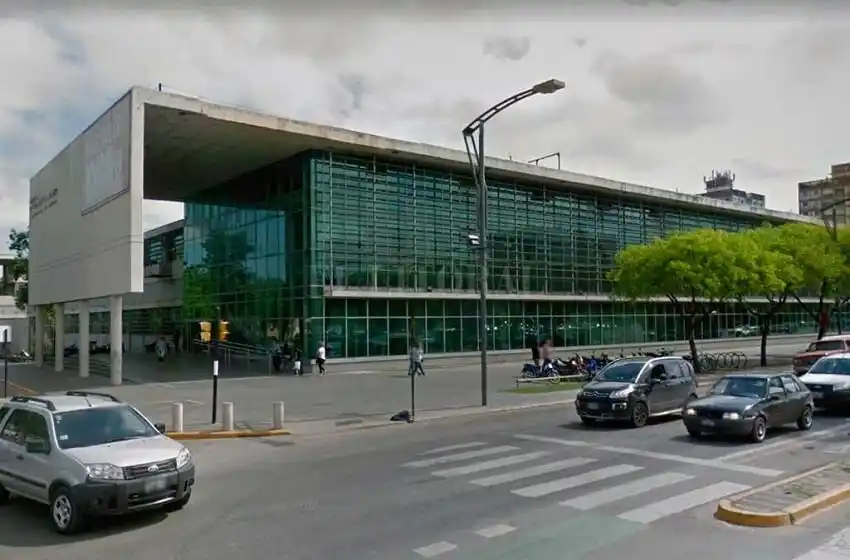 Falleció el trabajador que se cayó por el hueco de un ascensor en barrio Lourdes