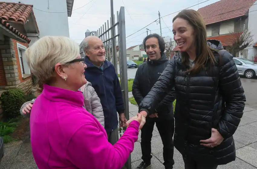 Vidal aprovechó su visita para "timbrear" en la ciudad